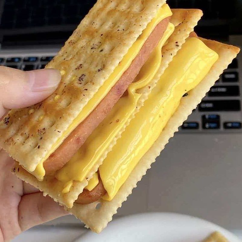 Musta tryffelikinkku sooda keksejä